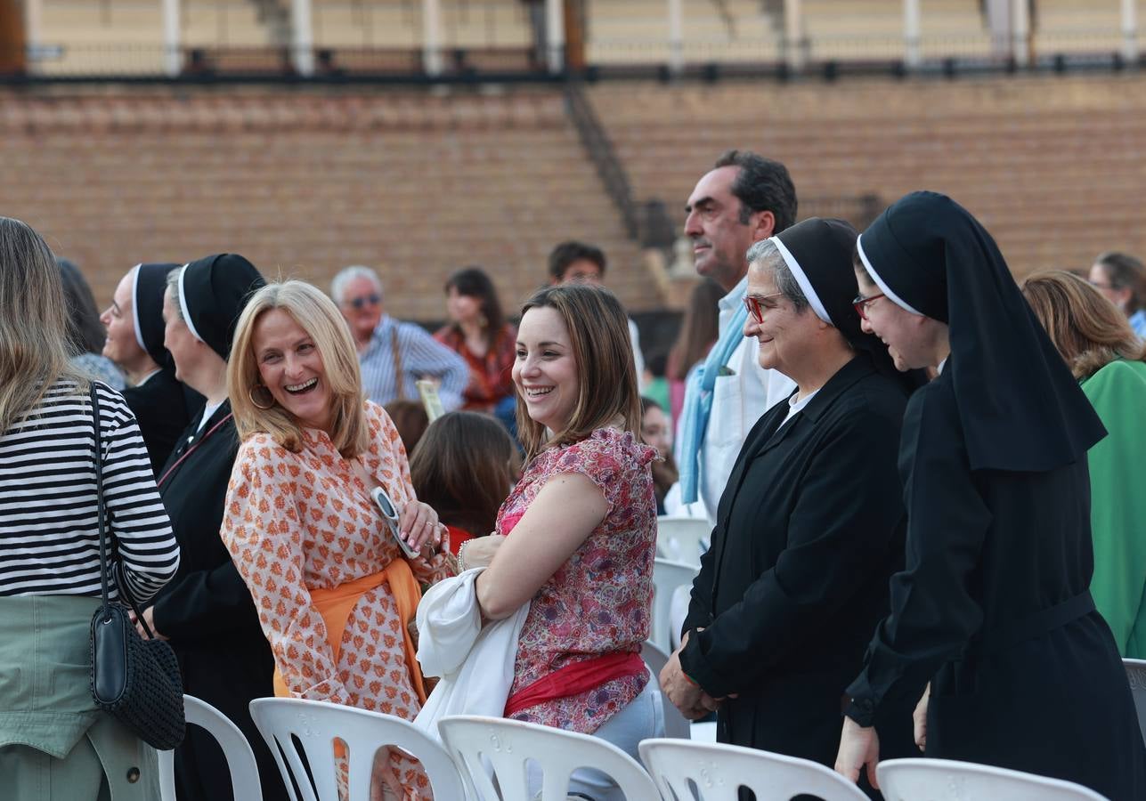 Aspecto muy ambientado de la Maestranza durante el festival de música Ktholic