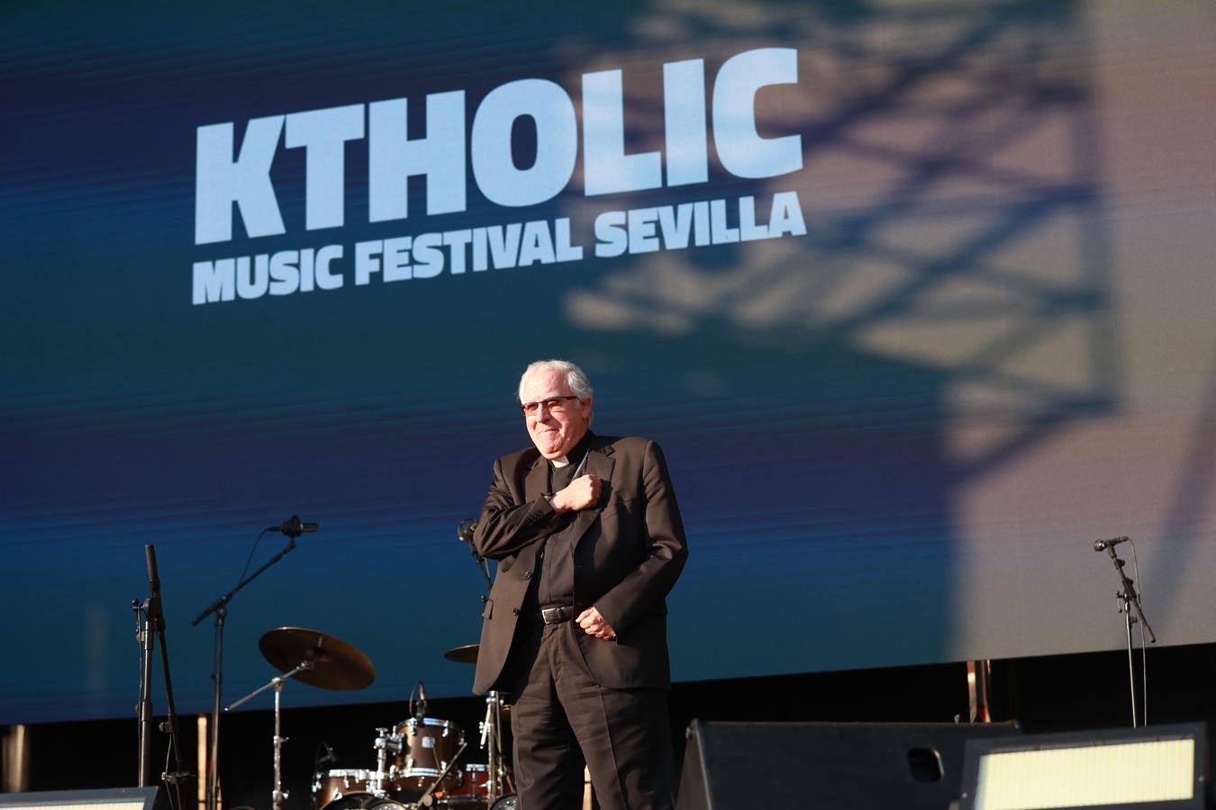 Aspecto muy ambientado de la Maestranza durante el festival de música Ktholic