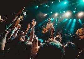 Íñigo Merino, el abogado que lo dejó todo por la música e hizo vibrar al Wizink Center, en concierto en Sevilla