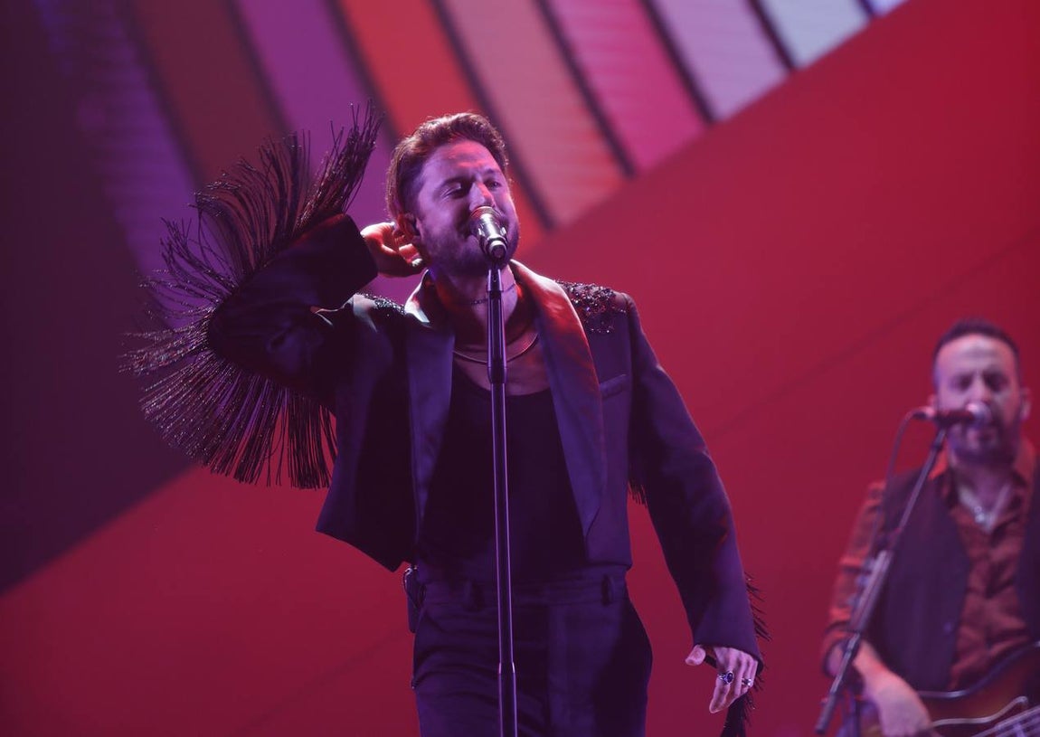 Manuel Carrasco ha iniciado su gira en Sevilla ante 70.000 personas