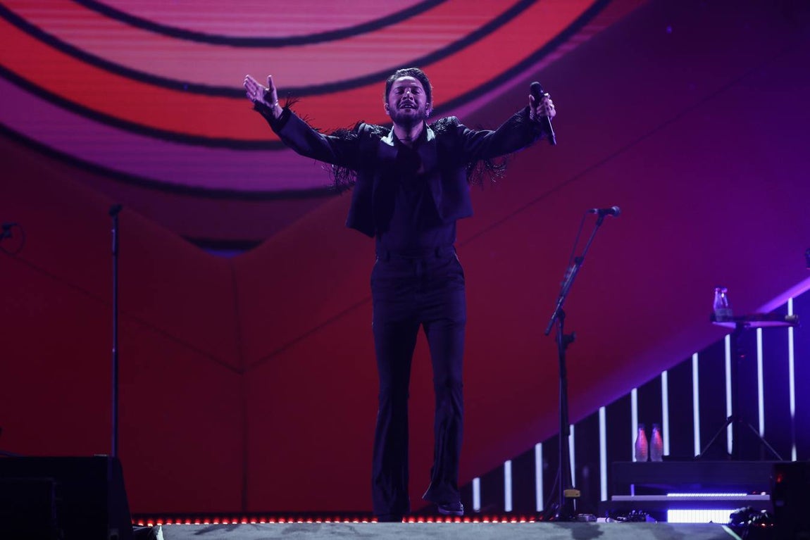 Manuel Carrasco ha iniciado su gira en Sevilla ante 70.000 personas