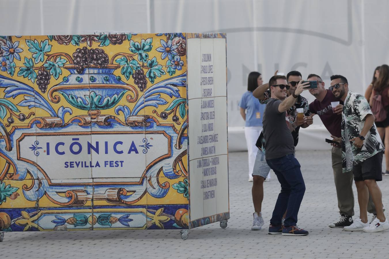 Concierto de Solomun en la Plaza de España para inaugurar el Icónica Sevilla Fest 