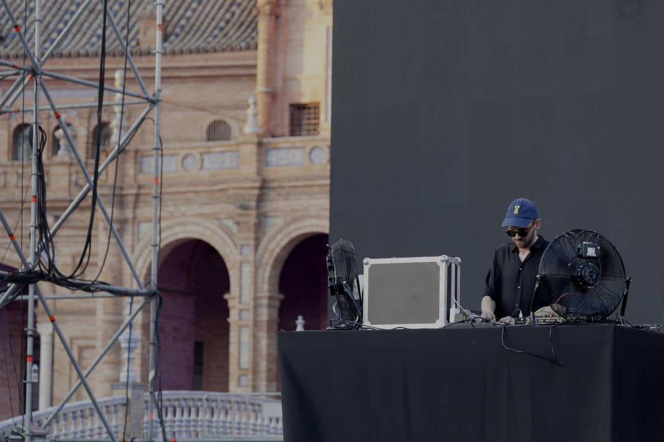 Concierto de Solomun en la Plaza de España para inaugurar el Icónica Sevilla Fest 