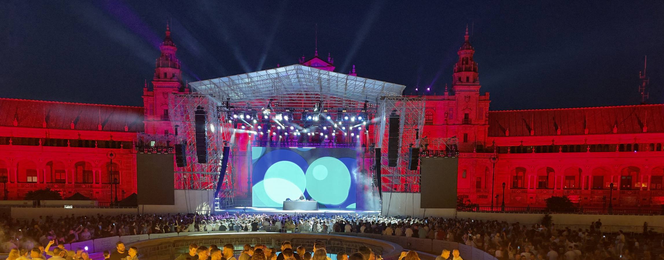 Concierto de Solomun en la Plaza de España para inaugurar el Icónica Sevilla Fest 