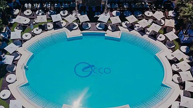 La lista de las terrazas de Sevilla con piscina para huir del calor