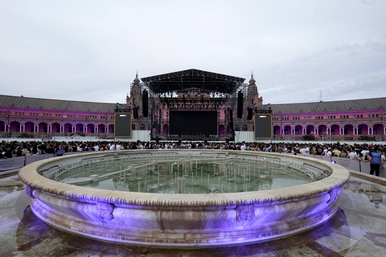 Concierto de Bizarrap en la Plaza de España para el Icónica Sevilla Fest
