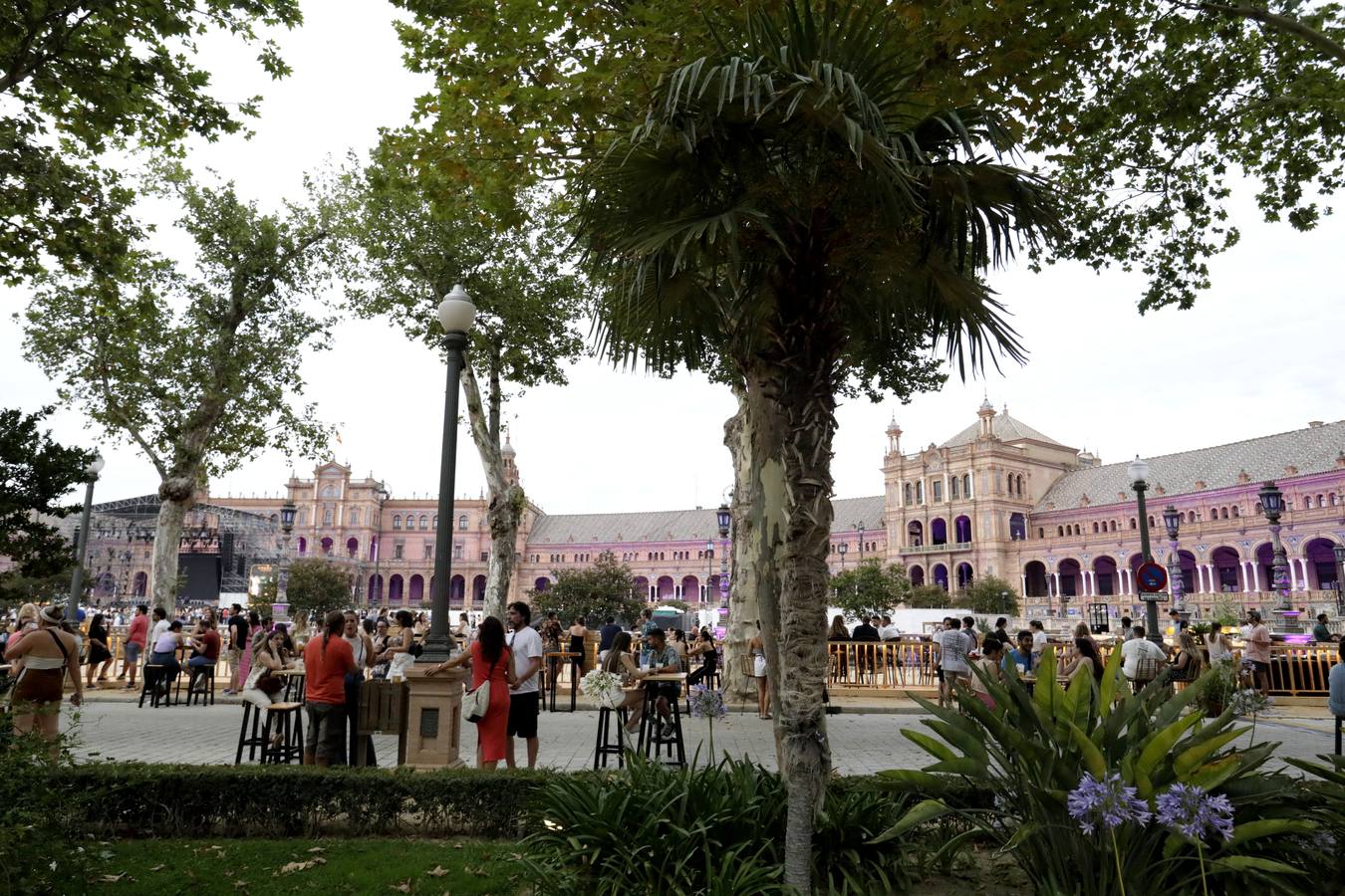 Concierto de Bizarrap en la Plaza de España para el Icónica Sevilla Fest