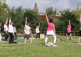 Ejercita tu cuerpo y tu mente con estas actividades para celebrar el Día Internacional del Yoga en Sevilla