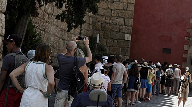 Cola para entrar al Real Alcázar de Sevilla