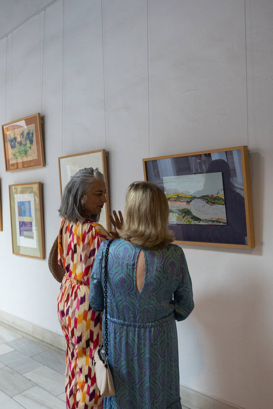 Inauguración de la exposición solidaria de la Fundación La Caixa en Sevilla