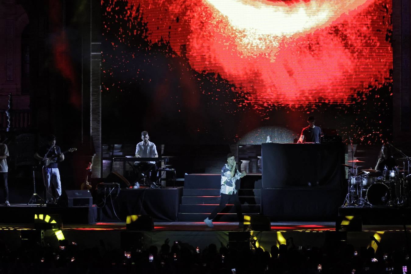 Beret presentó nuevo disco en Sevilla y repasó sus temas clásicos