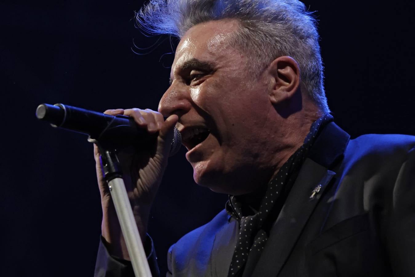 Mucho público en el doble concierto de este domingo en el Icónica, con Loquillo y Los Secretos 