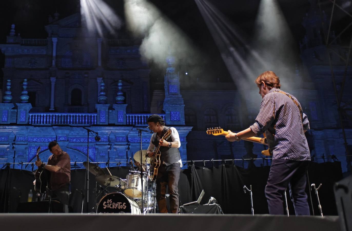 Mucho público en el doble concierto de este domingo en el Icónica, con Loquillo y Los Secretos 