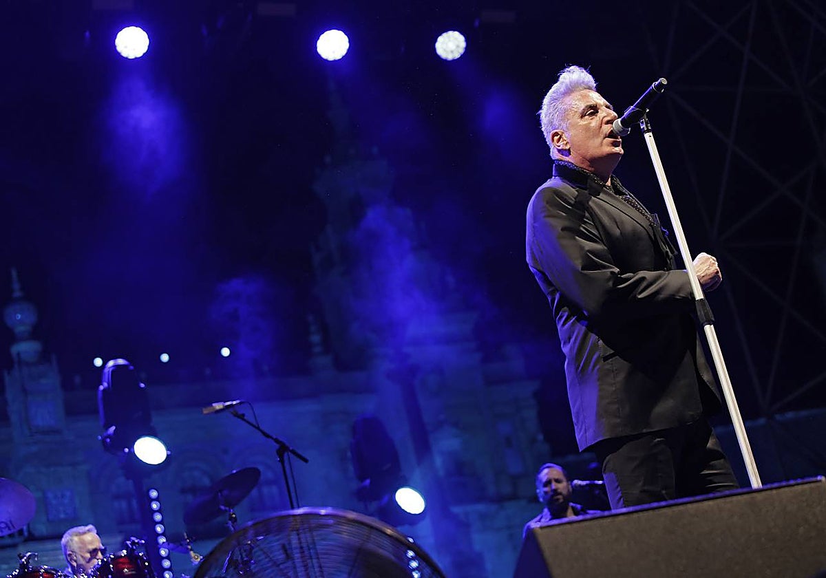 Mucho público en el doble concierto de este domingo en el Icónica, con Loquillo y Los Secretos