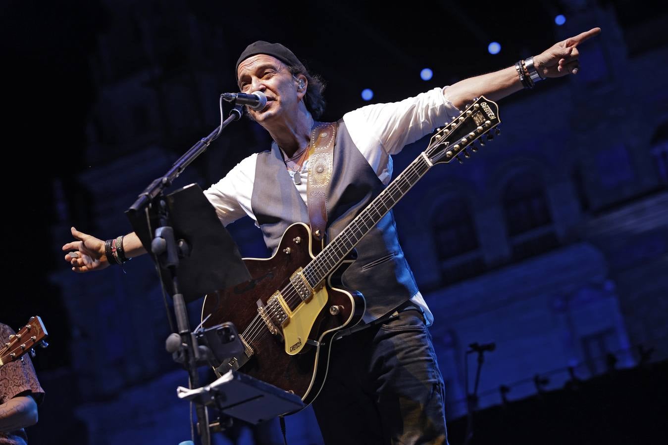 Mucho público en el doble concierto de este domingo en el Icónica, con Loquillo y Los Secretos 