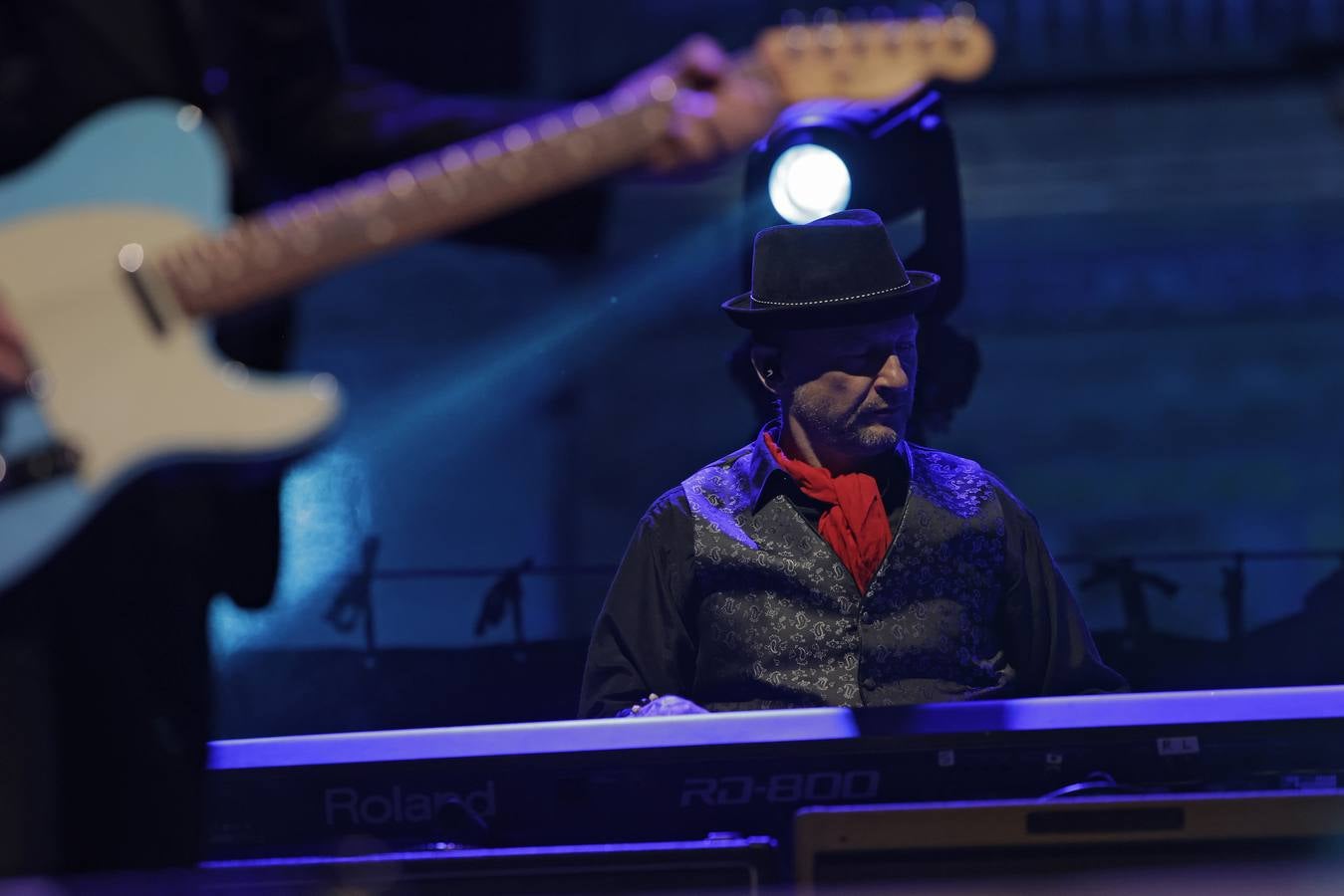 Mucho público en el doble concierto de este domingo en el Icónica, con Loquillo y Los Secretos 