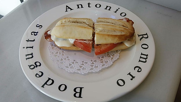 Un montadito de la Bodeguita Antonio Romero