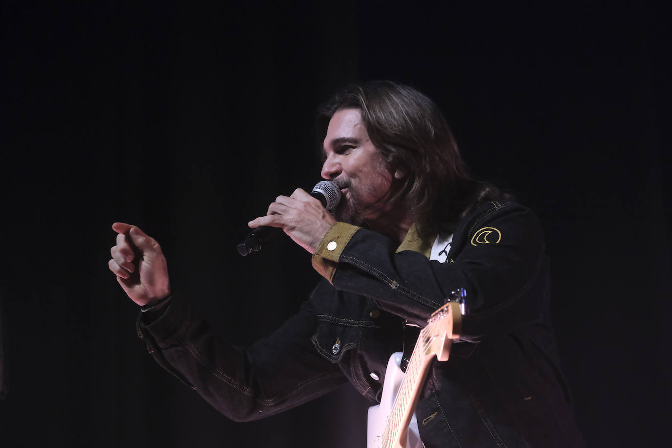 El concierto de Juanes en el auditorio del Cartuja Center CITE de Sevilla