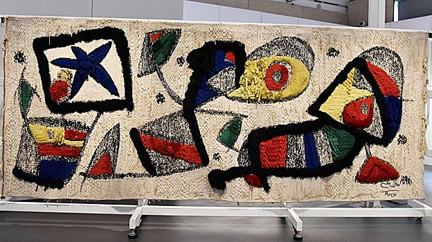 Tapiz de Miró y Josep Royo que se podrá ver en CaixaForum Sevilla