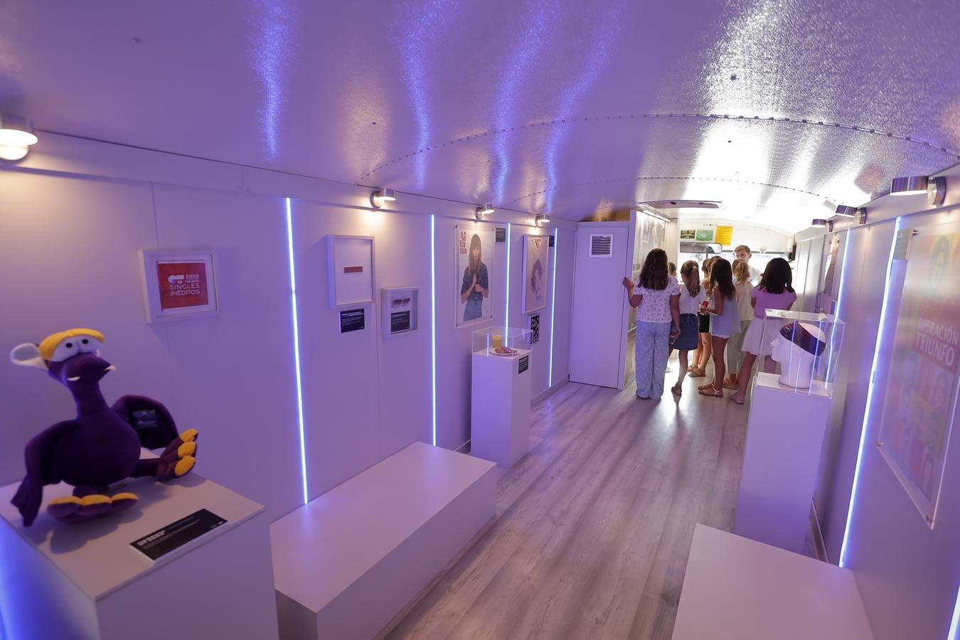 El autobús de OT ha causado una gran expectación en Sevilla