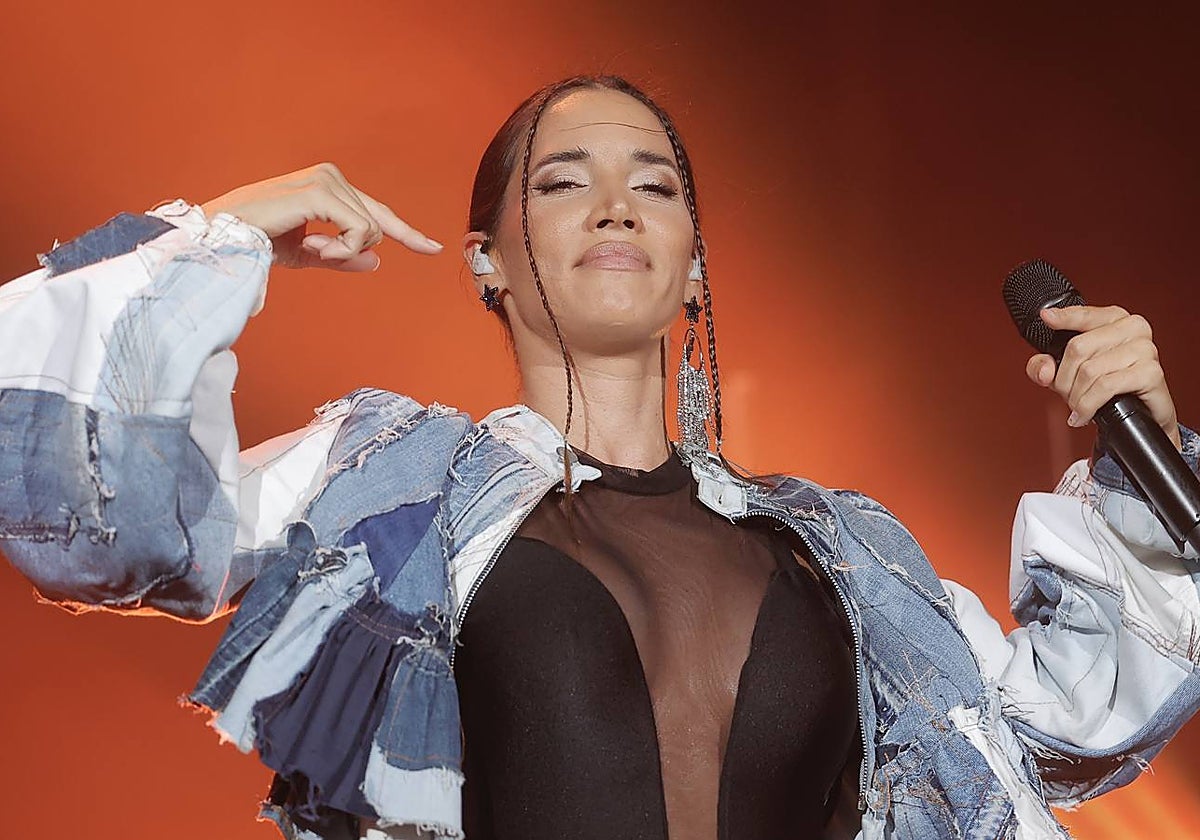 India Martínez, durante su actuación anoche en la Maestranza