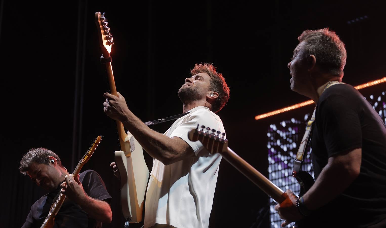 Pablo Alborán hizo un repaso por todos sus temas, coreados siempre por el público