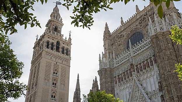 La Giralda y La Catedral de Sevilla