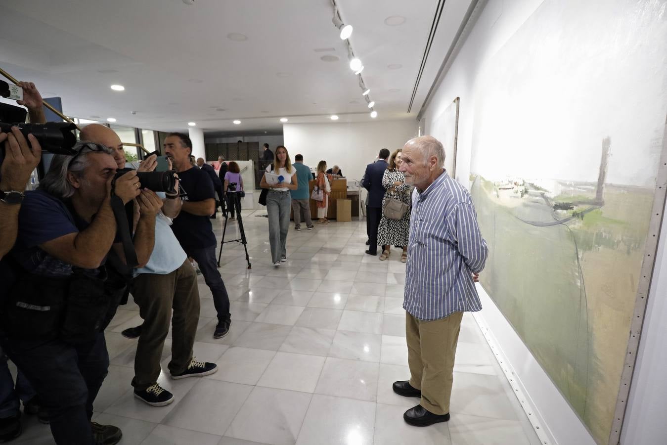 Momento en el que Antonio López inaugura la exposición 'Arquitecturas en proceso'