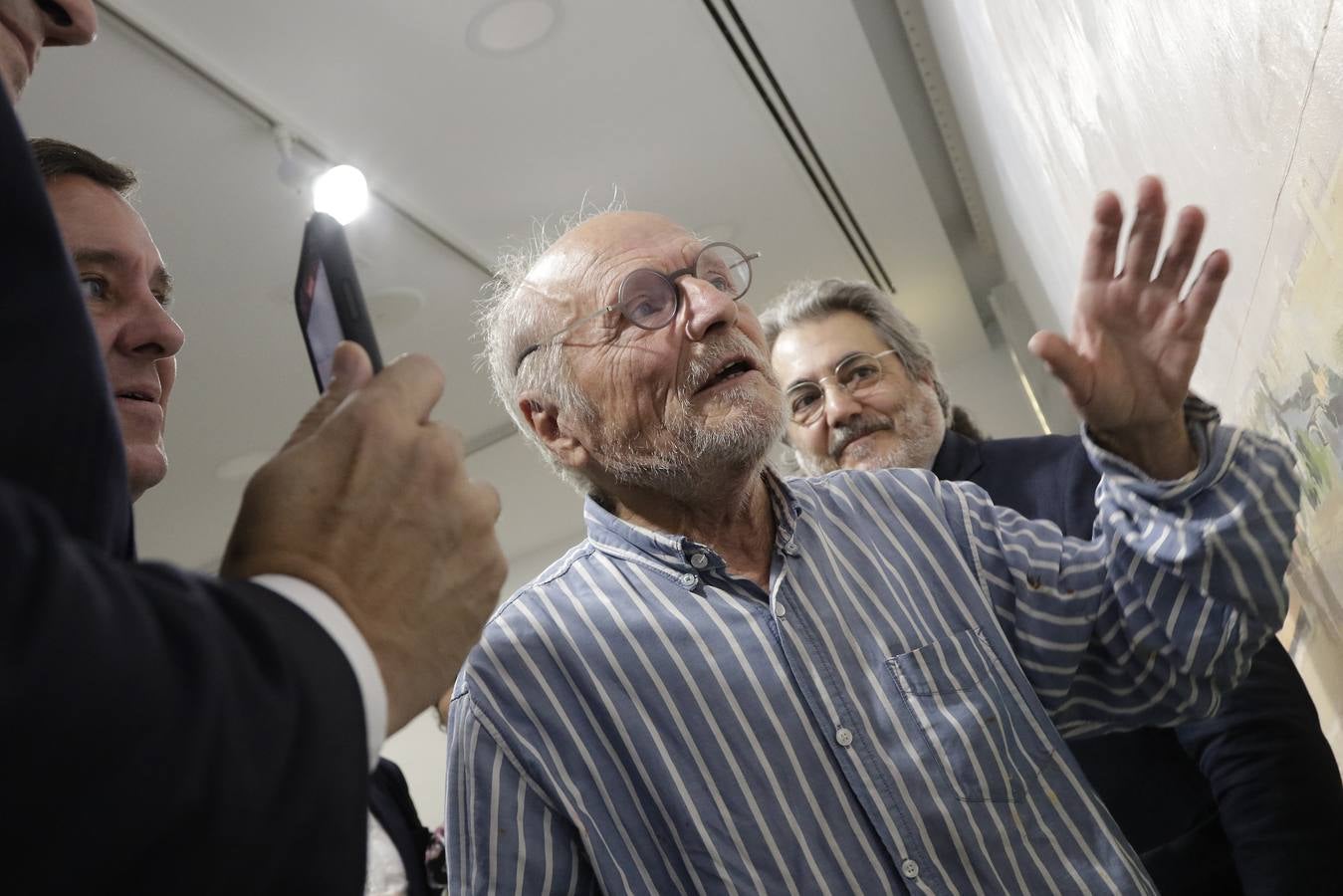 Momento en el que Antonio López inaugura la exposición 'Arquitecturas en proceso'