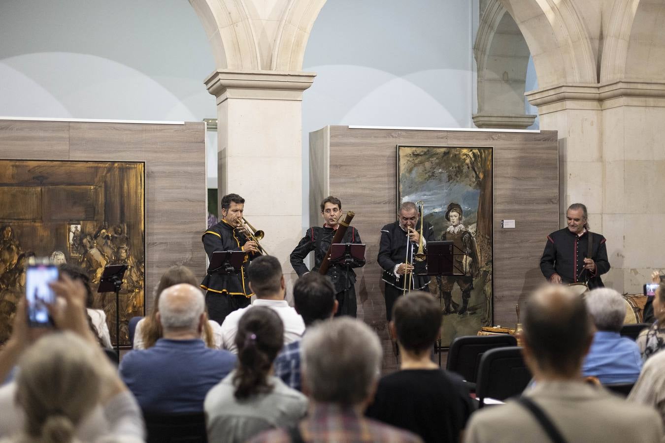 Diferentes momentos de la inauguración de la exposición 