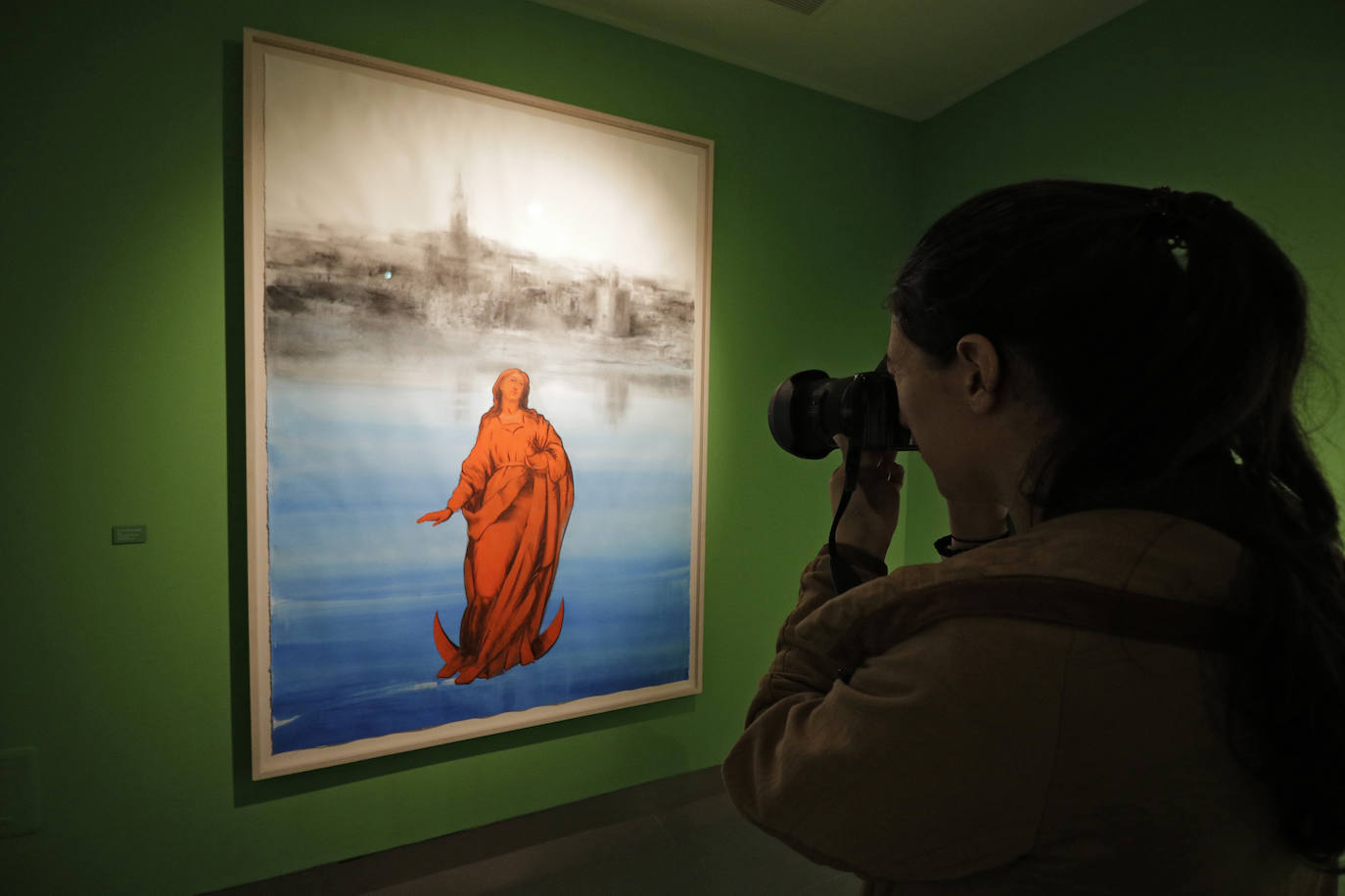 La inauguración de la exposición 'Vanidades', del artista sevillano Ricardo Suárez