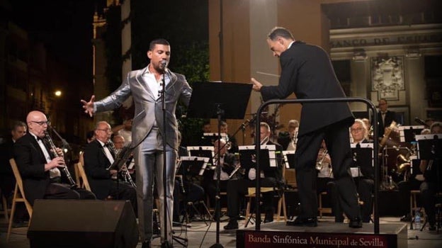 El cantante Antonio Cortés estará presente en este festival benéfico que se celebra en la localidad de Écija