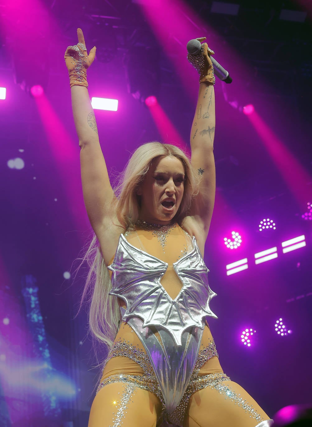 La artista Lola Índigo inaugura la Santalucía Universal Music Week en Sevilla