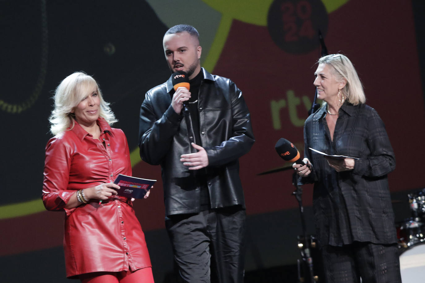 La presentación de los artistas que participan en el Benidorm Fest 2024, en el Teatro Alameda de Sevilla