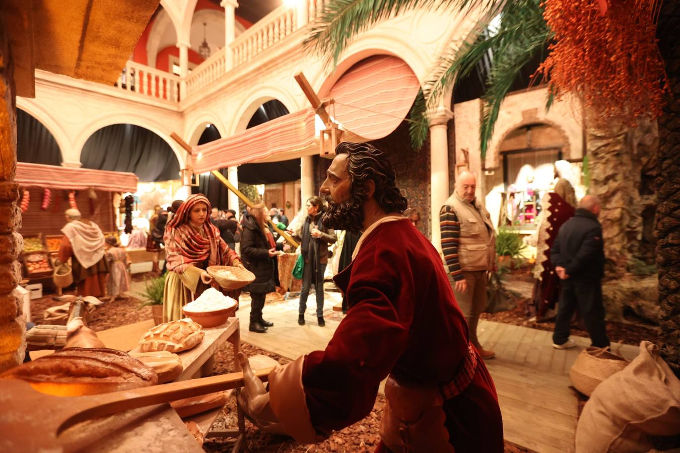 Las imágenes provienen de hermandades de toda Andalucía y de colecciones particulares