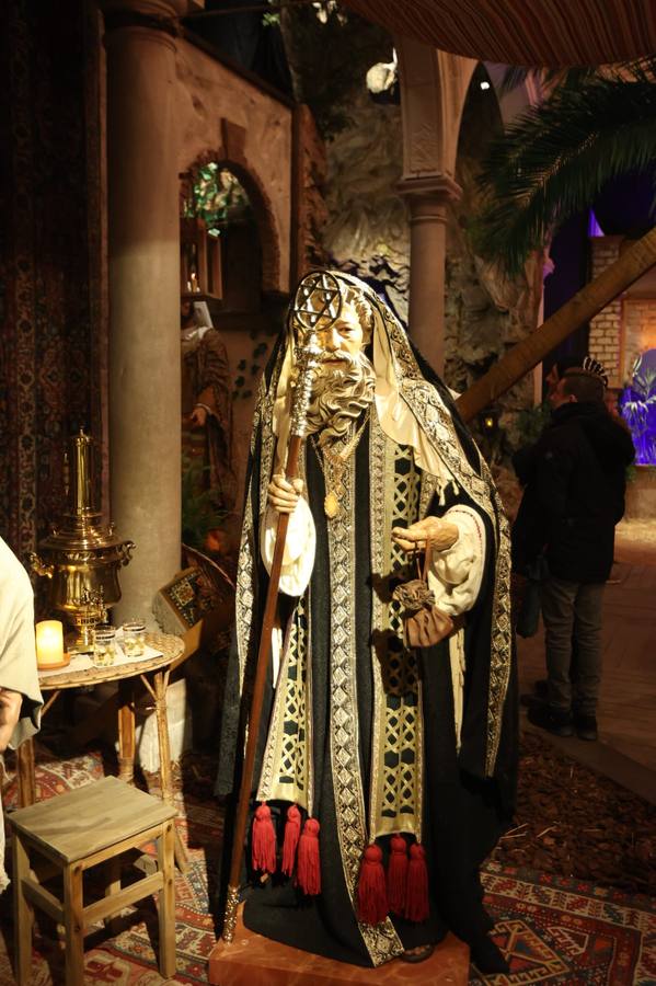 Las imágenes provienen de hermandades de toda Andalucía y de colecciones particulares