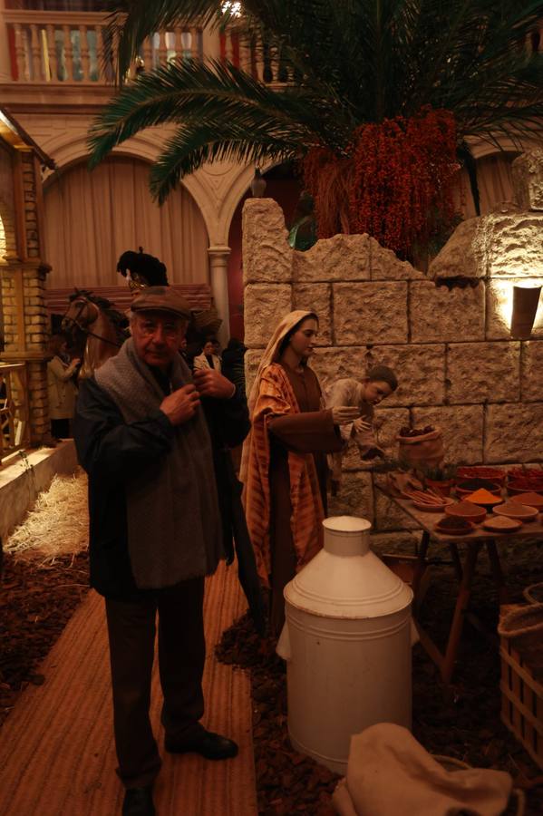 Las imágenes provienen de hermandades de toda Andalucía y de colecciones particulares