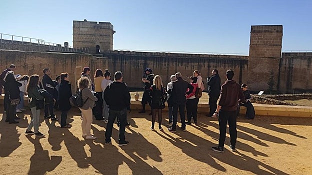 El Castillo de Alcalá de Guadaíra acoge una visita teatralizada para conocer su historia