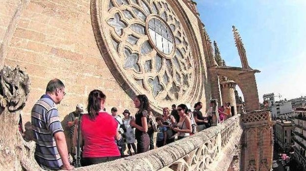 Planes románticos en Sevilla: cómo sorprender a tu pareja este año