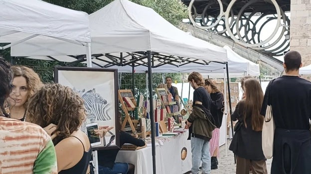 Un fin de semana en el Paseo de la O, en el mercadillo 'Paseo de Arte'