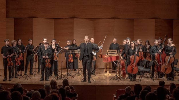 Los jóvenes músicos saludando en un momento del recital