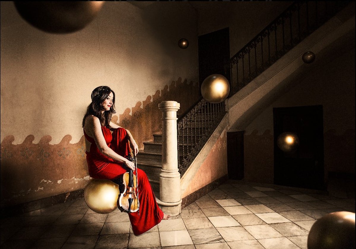La violinista Lina Tur Bonet toca este sábado con los solistas de la Orquesta Barroca de Sevilla
