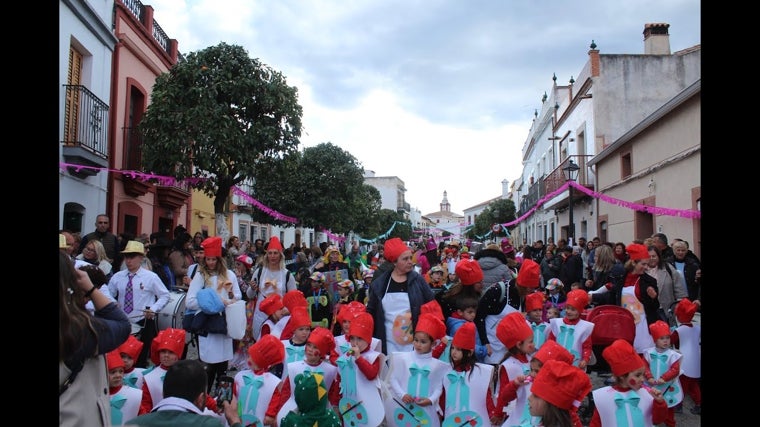 Todavía hay municipios de la provincia, como es el caso de El Ronquillo, que están disfrutando de el carnaval