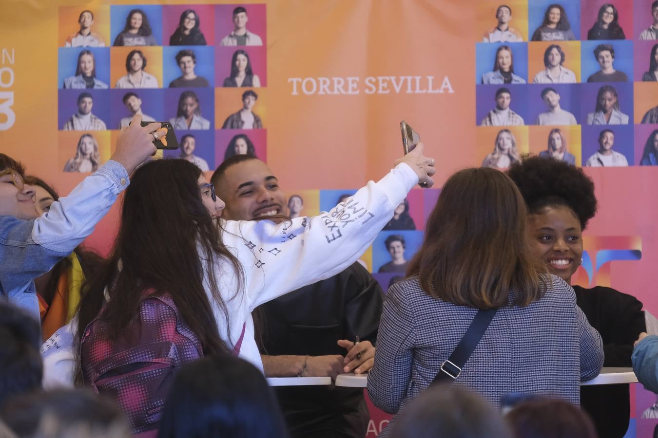 Firma de discos de los concursantes de Operación Triunfo 2023