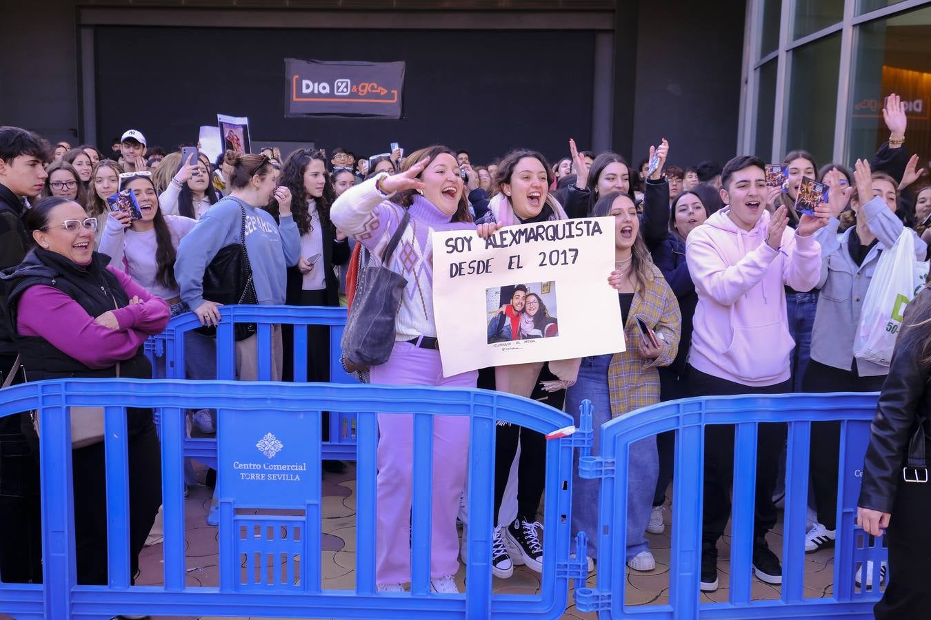 Firma de discos de los concursantes de Operación Triunfo 2023