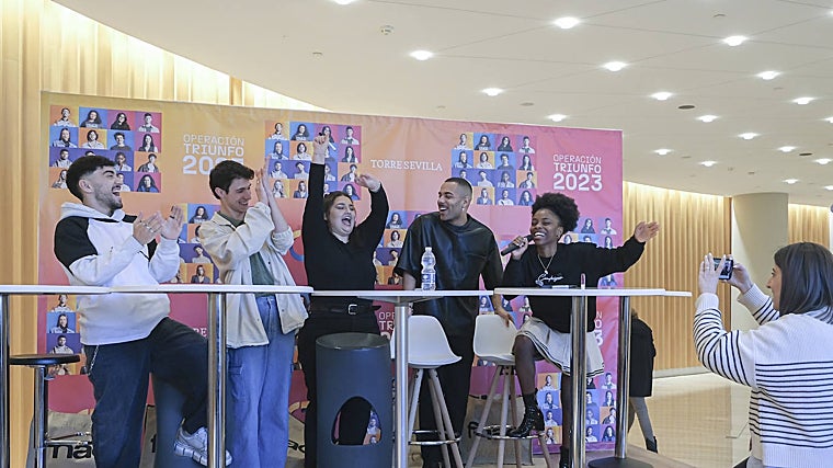 Los concursantes Álvaro Mayo, Alex, Cris, Bea y Suzete