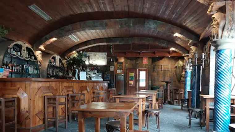 Interior de la Taberna del Dragón Verde