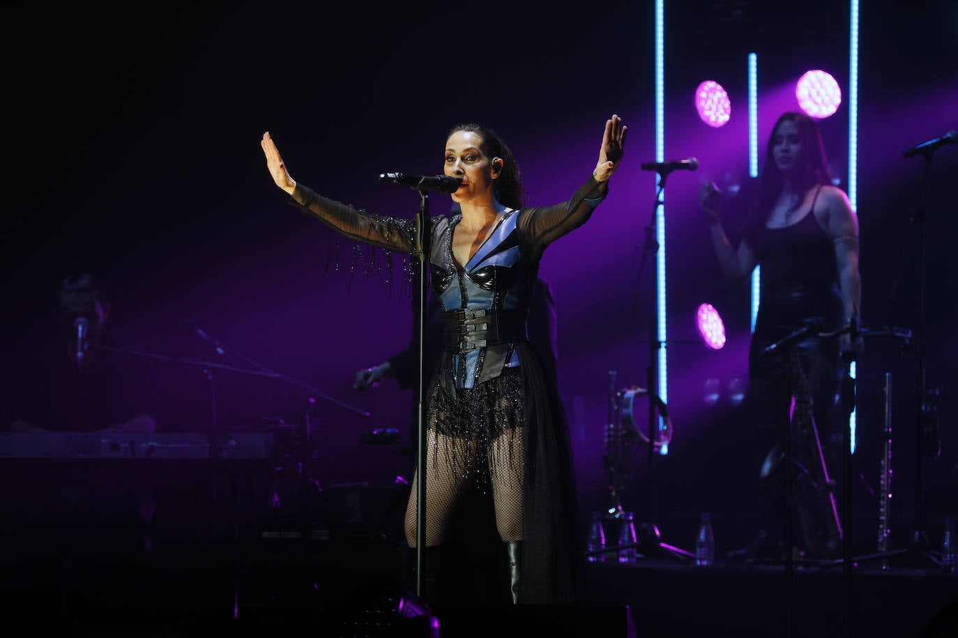 El concierto de Malú en el auditorio del Cartuja Center CITE de Sevilla