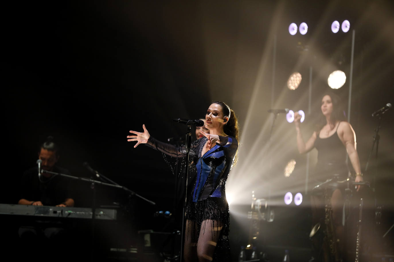 El concierto de Malú en el auditorio del Cartuja Center CITE de Sevilla