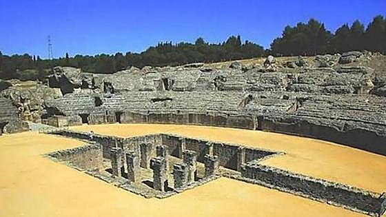 Itálica vuelve a ofrecer visitas guiadas esta primavera: horarios y entradas